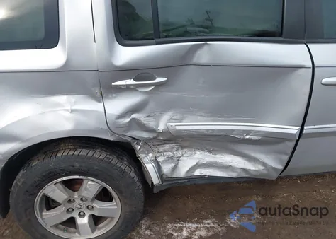 2010 Honda Pilot Ex-L z USA, uszkodzony, nr VIN 5FNYF4H54AB013247